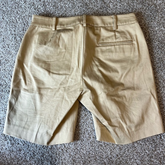 Lauren Ralph Lauren Tan Women's Bermuda Flat Front Shorts Sz 2P - Picture 2 of 5